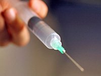 Детские прививки: отказаться от вакцинации или все же прививаться?